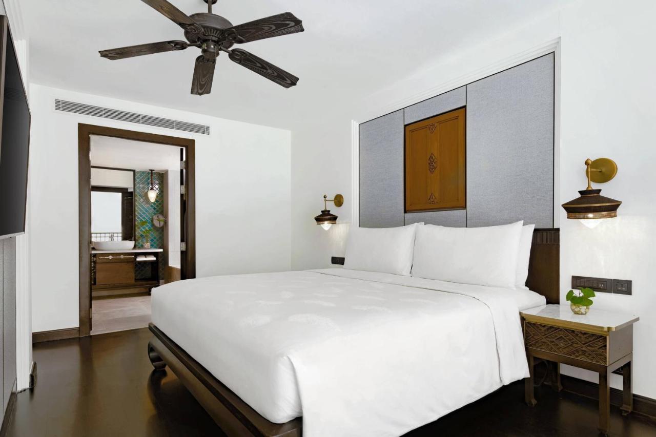 Jw Marriott Khao Lak Resort And Spa Екстериор снимка A bedroom at the Taj Bengal