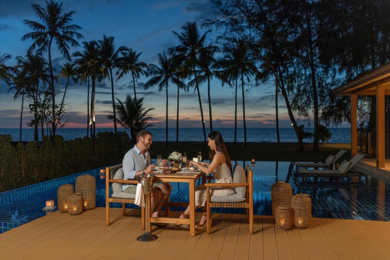 Jw Marriott Khao Lak Resort And Spa Екстериор снимка Sunset at the pool
