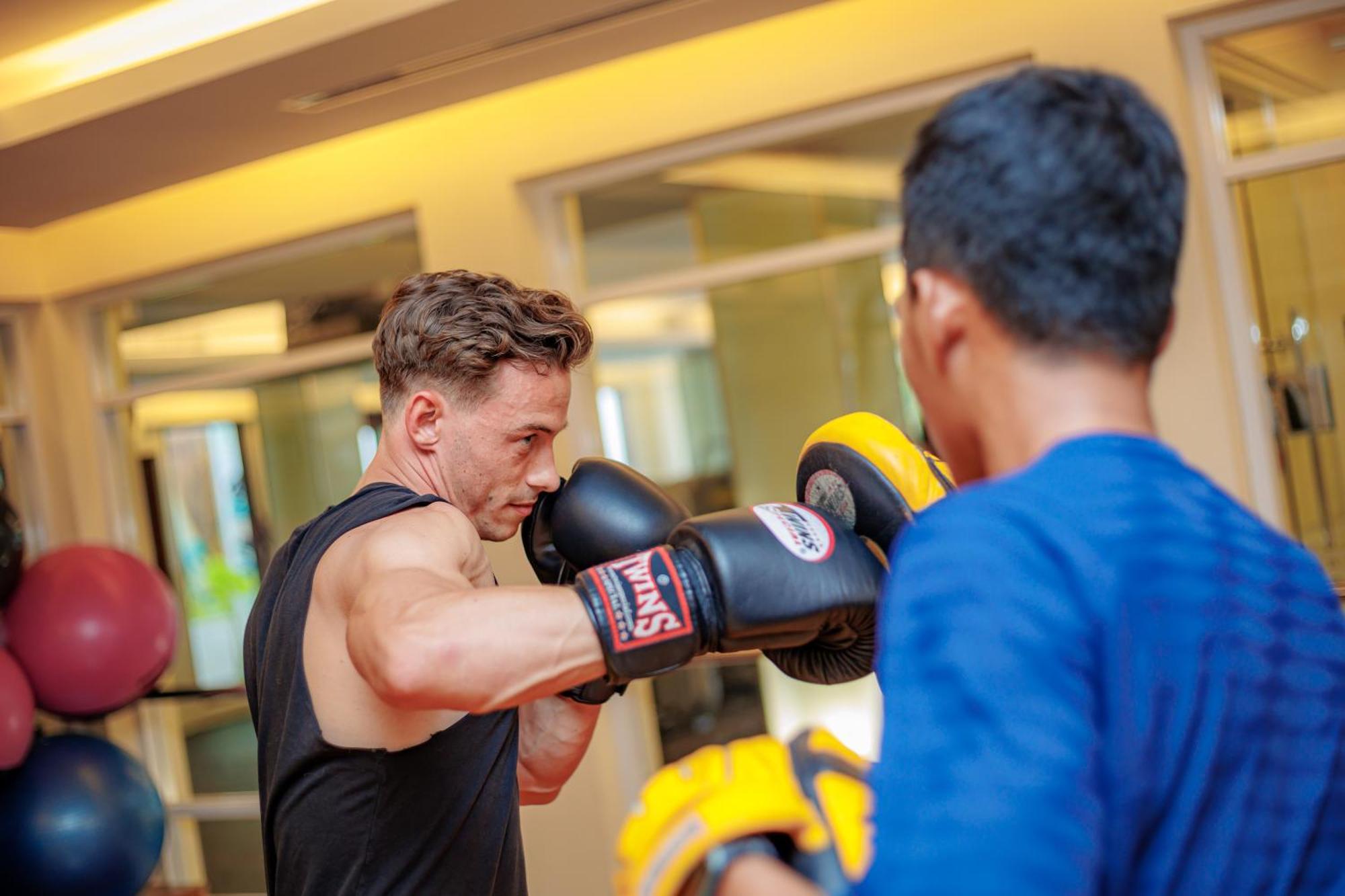 Jw Marriott Khao Lak Resort And Spa Екстериор снимка Training with a sparring partner